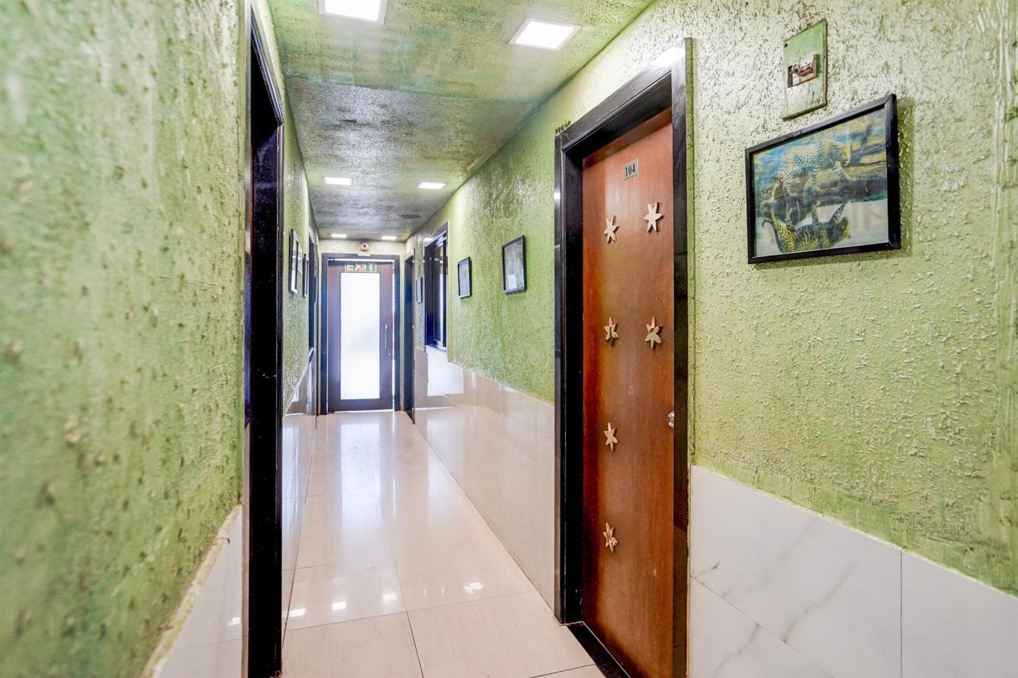 Hotel O The Om Sai Residency Mumbai Bagian luar foto