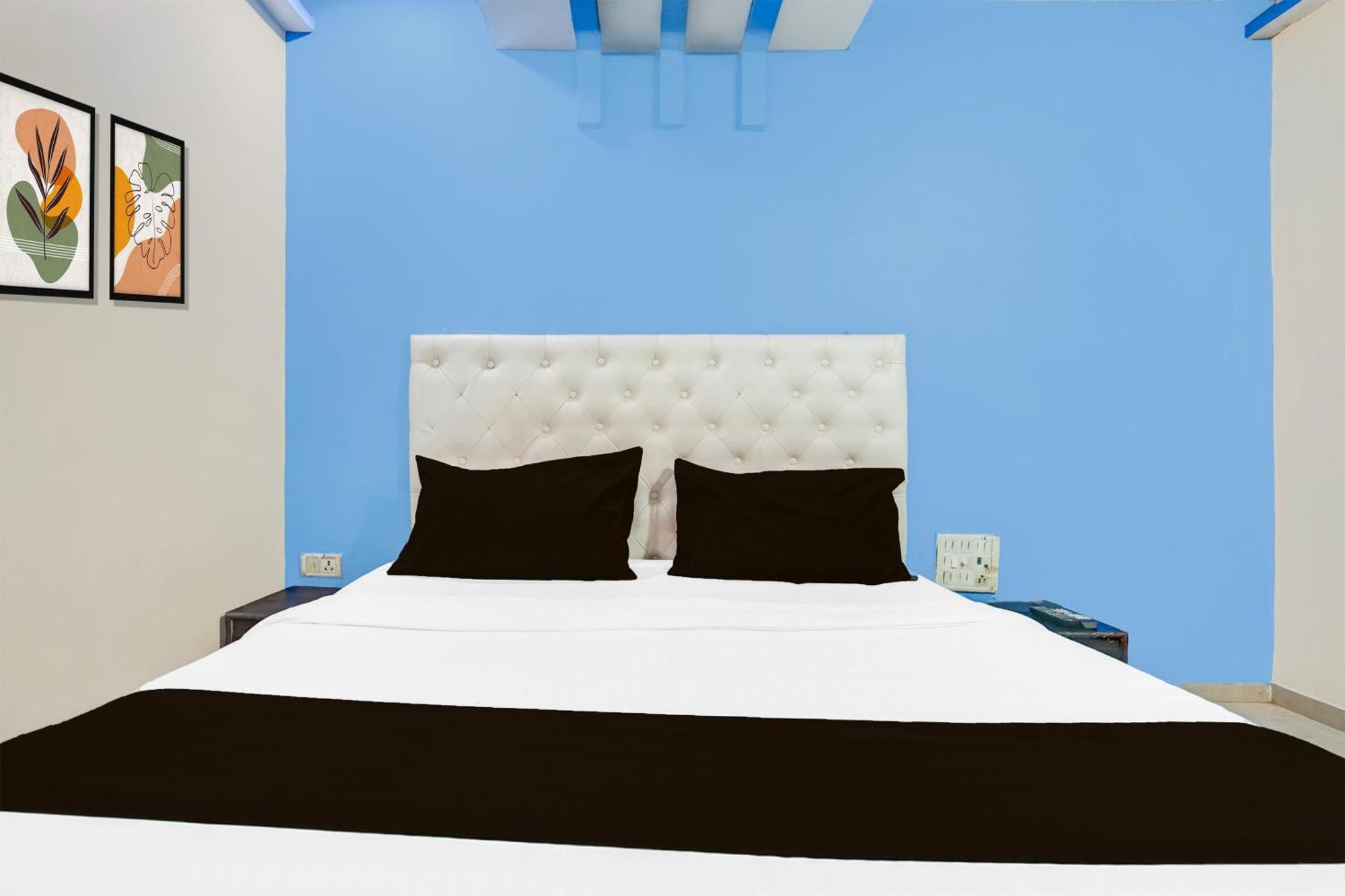 Hotel O The Om Sai Residency Mumbai Bagian luar foto