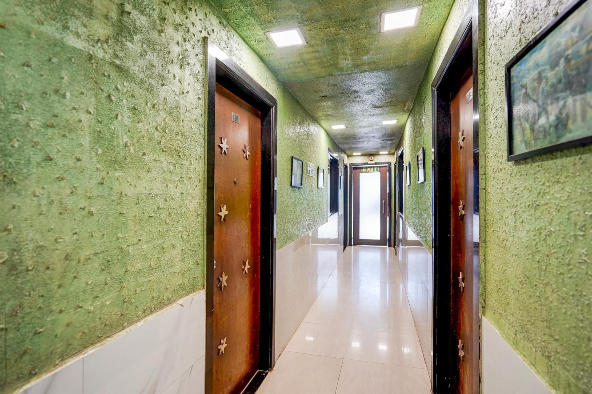 Hotel O The Om Sai Residency Mumbai Bagian luar foto